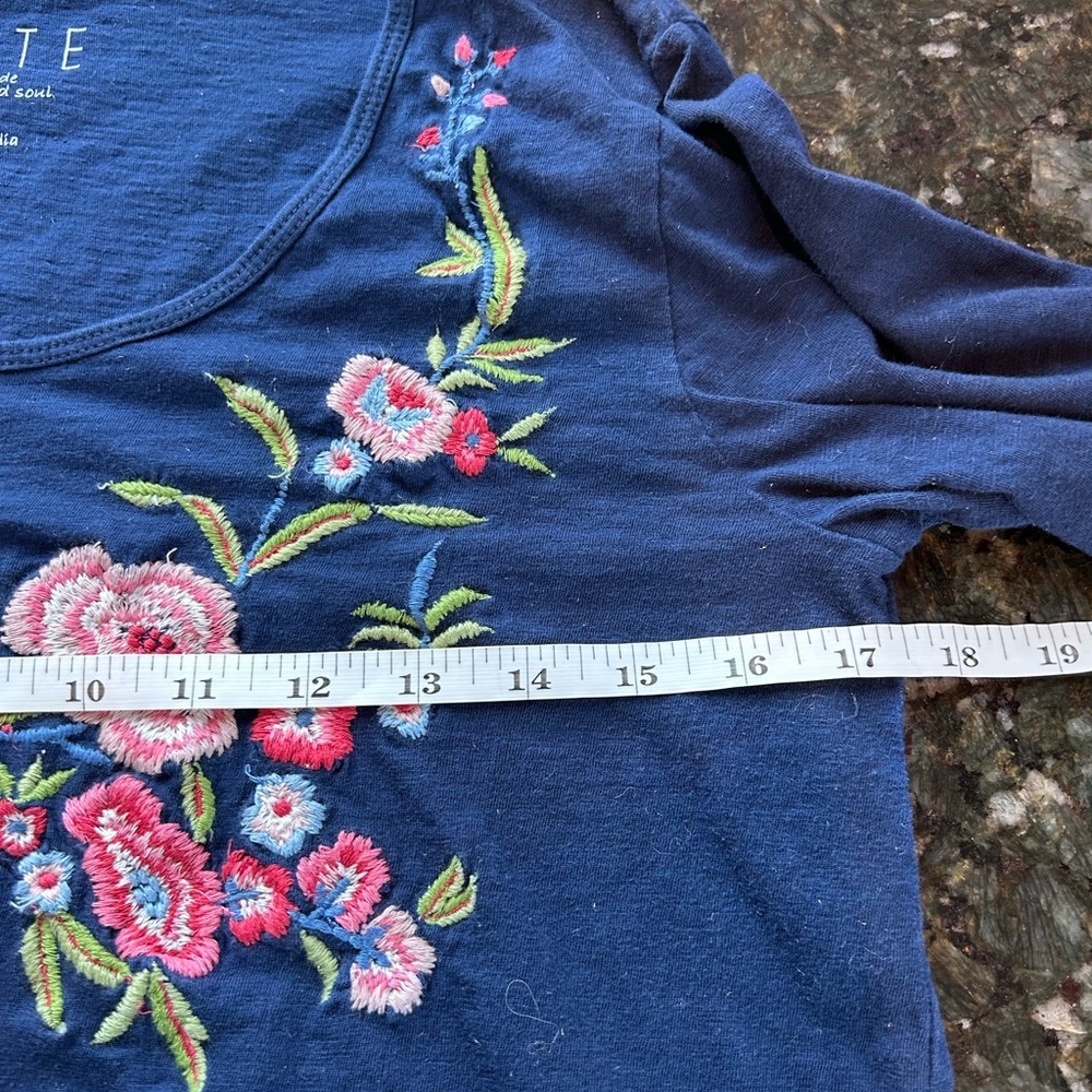 Caite embroidered scoop neck 3/4 sleeve cotton pullover. Boho. Floral. Garden. S - Picture 13 of 14